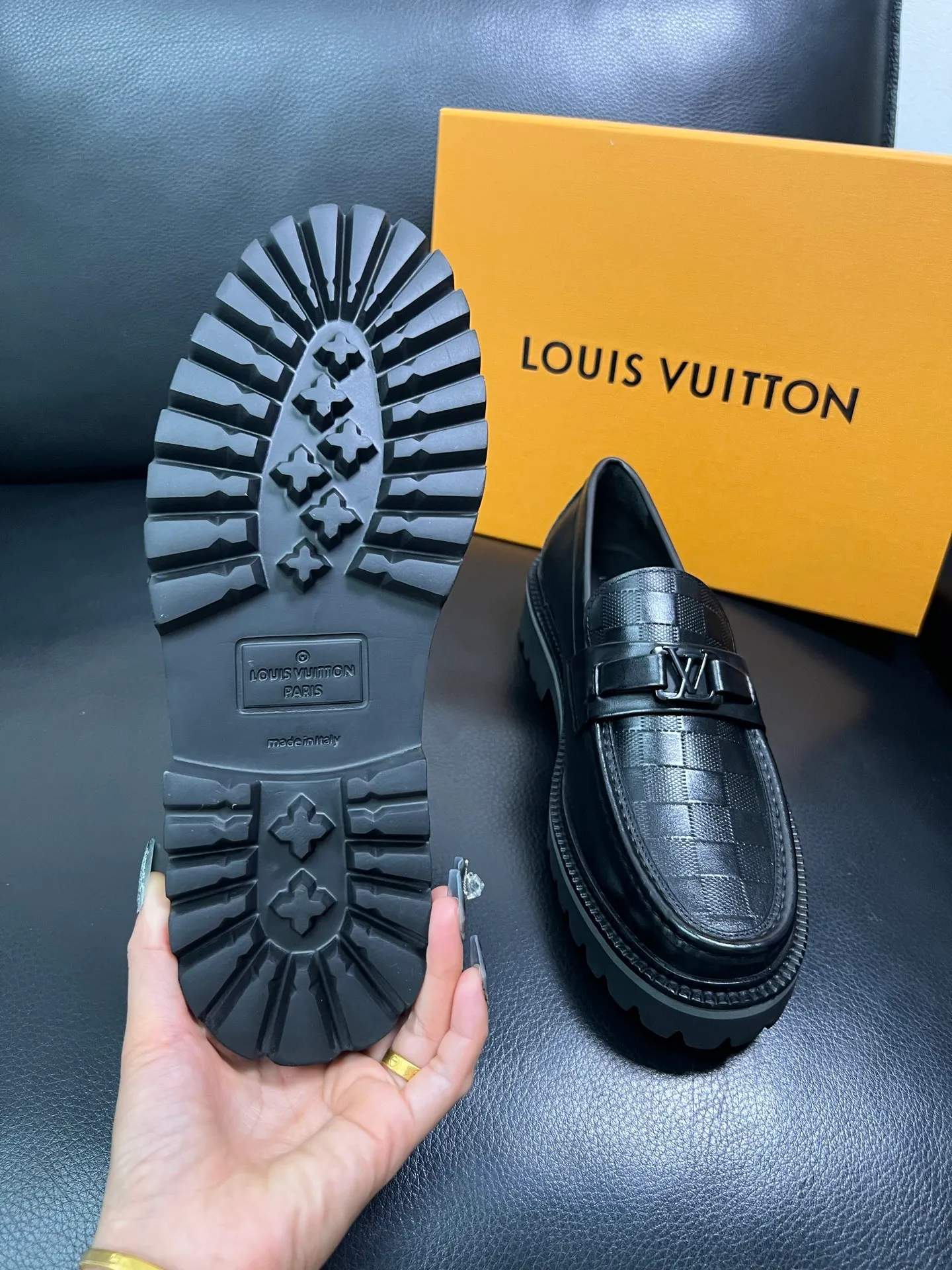Men's shoes 💰780 Lv top purchasing Louis Vuitton leather shoes counter synchronization, uppers imported from Italy, imported water-dyed cowhide lining, soles: original soles specially provided by the original factory, original factory follow-up goods, high quality, welcome to compare, code number 38-44 (customized 45) 85842